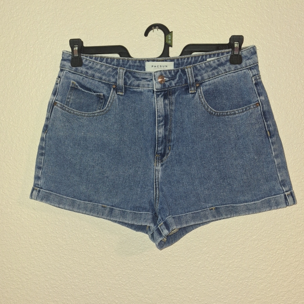 Womens PacSun Classic Blue Jean Mom Sz 30 Shorts